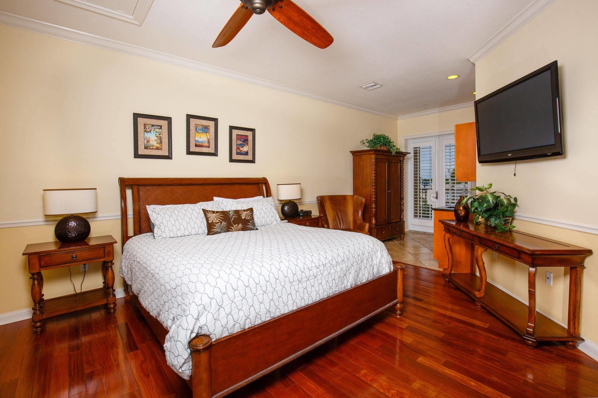 Key West Harbour Oceanfront Suites Exterior foto